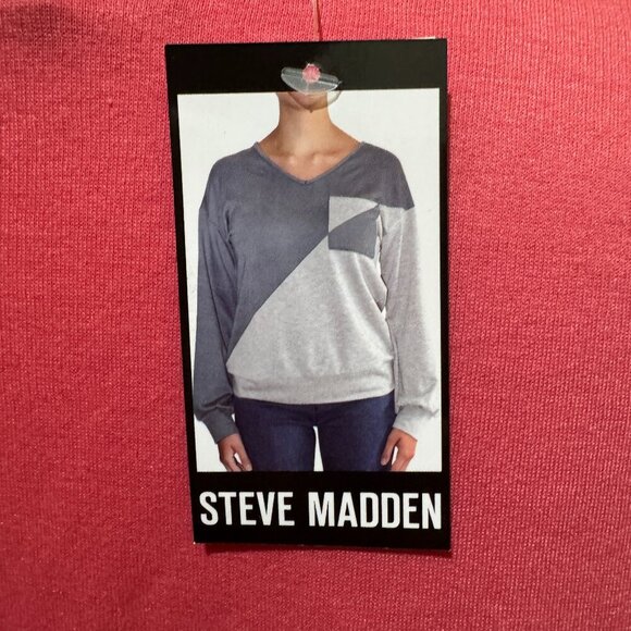 NWT Steve Madden Soft Sweatshirt Size M Gray Pink - Picture 3 of 4